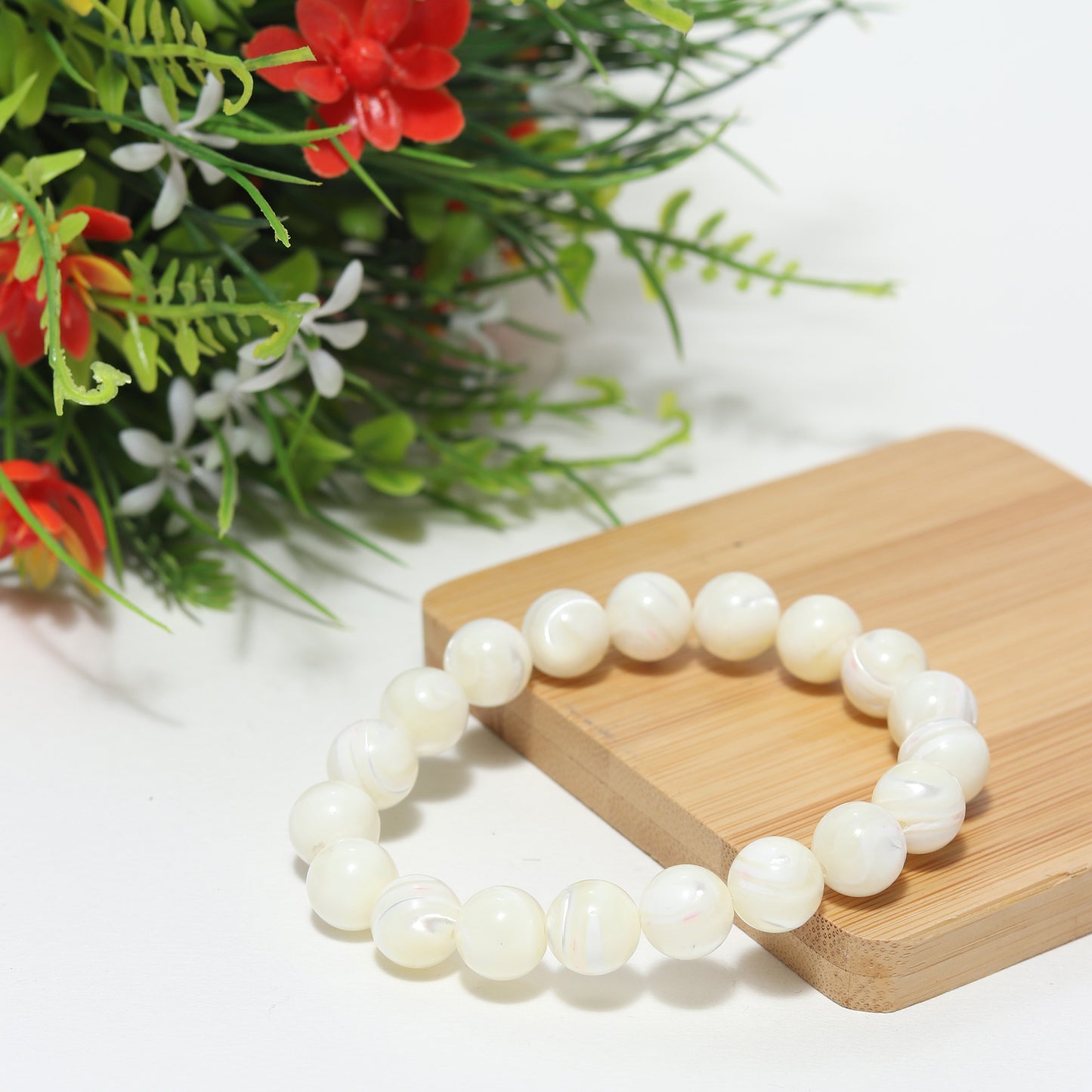 Arihant Gems & Jewels Fashion Mother of Pearl Round Bracelet